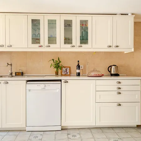 Garden Stays, Close To Tram 28, Views & Sao Jorge Castle *