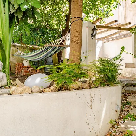 Graca Private Garden Apt, Close To Tram 28, Views & Sao Jorge Castle Appartement *