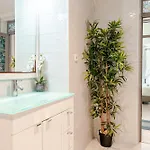 Lisbon Garden Stays, Apt Close To Tram 28, Views & Sao Jorge Castle