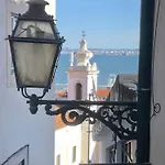 Lisbon Garden Stays, Apt Close To Tram 28, Views & Sao Jorge Castle Lisboa