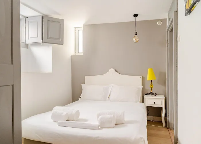 公寓 Lisbon Garden Stays, Apt Close To Tram 28, Views & Sao Jorge Castle Lisboa