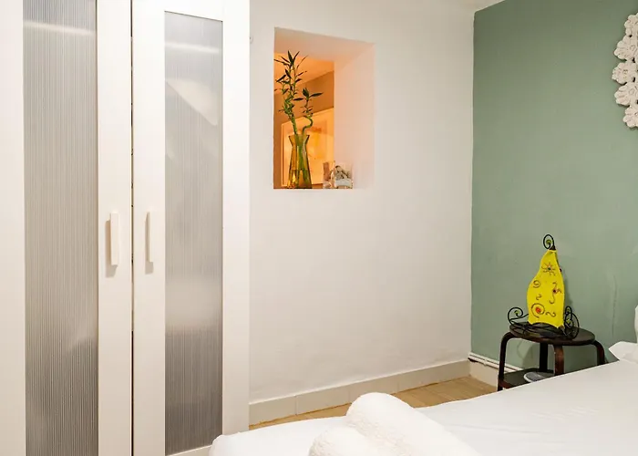Apartamento Lisbon Garden Stays, Apt close to Tram 28, Views&São Jorge Castle *