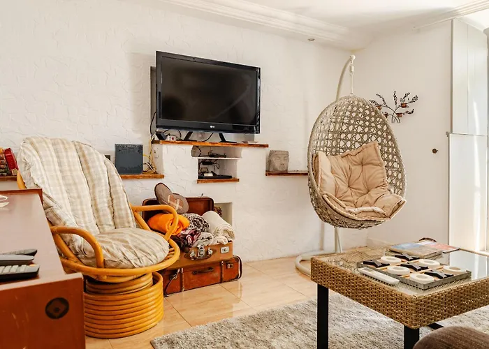 Apartamento Lisbon Garden Stays, Apt close to Tram 28, Views&São Jorge Castle Lisboa