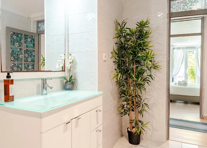 Lisbon Garden Stays, Apt Close To Tram 28, Views & Sao Jorge Castle