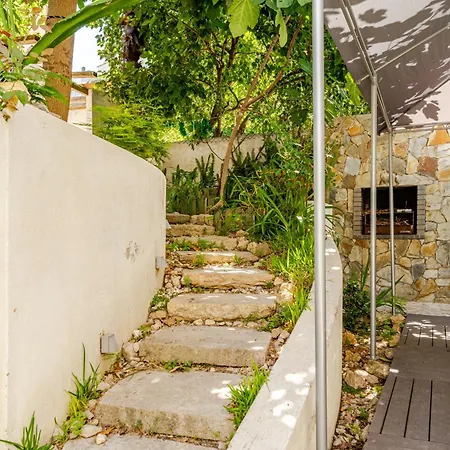 Apartamento Graca Private Garden Apt, Close To Tram 28, Views & Sao Jorge Castle *