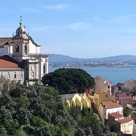 Graca Private Garden Apt, Close To Tram 28, Views & Sao Jorge Castle Apartamento *