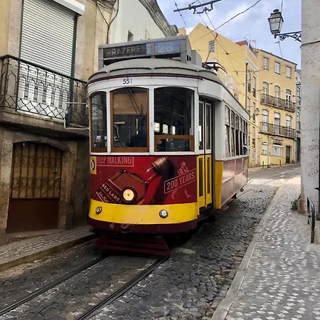 Graca Private Garden Apt, Close To Tram 28, Views & Sao Jorge Castle Apartamento *