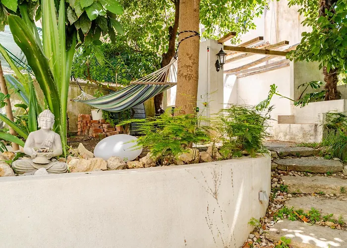 Lisbon Garden Stays, Apt Close To Tram 28, Views & Sao Jorge Castle Apartamento *